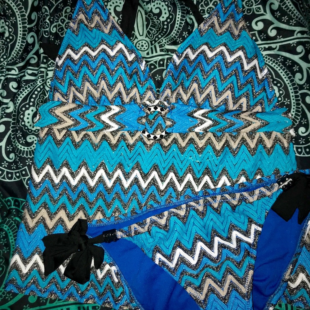 Perry Ellis 2piece Swimsuit